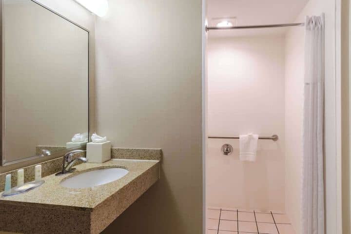 Room 13 of 52