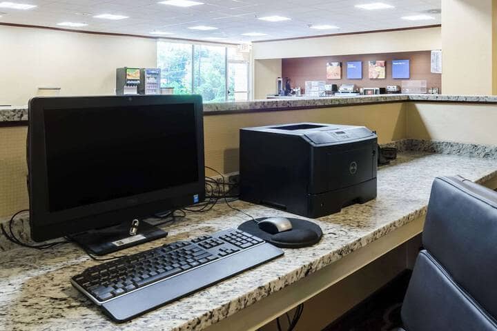Business Center 50 of 52